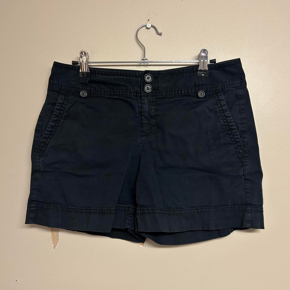 Caslon Women Black Low Rise Button Front Shorts Y2K Size 4